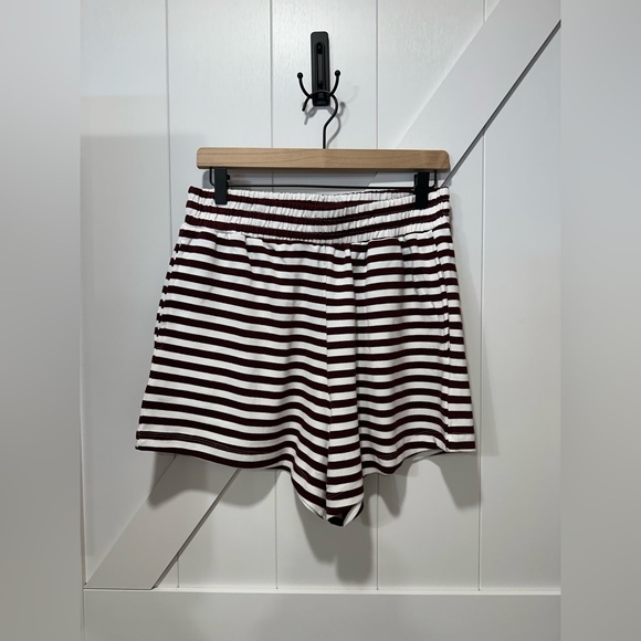 BNWT Daily Drills Bodega and White Striped Shorts - M/L - Picture 12 of 14